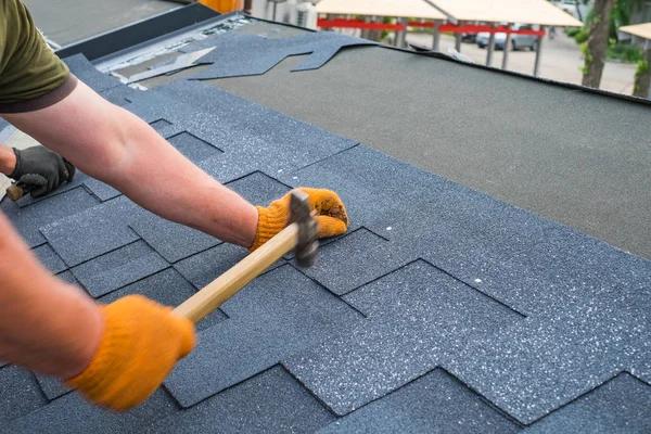 How to Avoid Common Mistakes When Hiring an Englewood Roofing Contractor