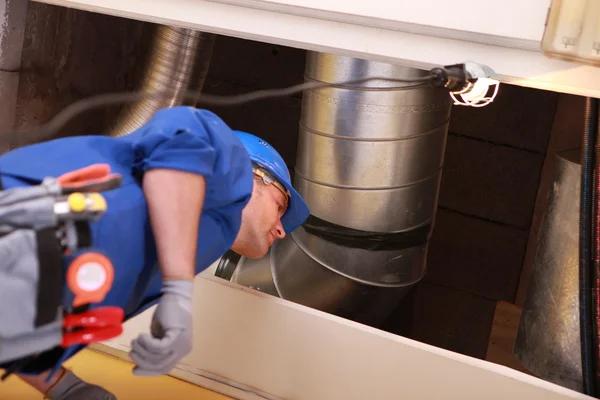 How HVAC Contractors Help Lower Utility Bills